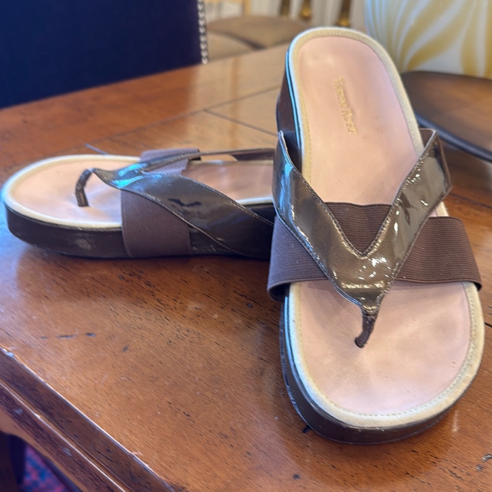 Taryn Rose Copper/Brown Thong Sandals Size 9.5 - Elegance Meets Comfort